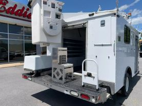 2019 FORD E350 SUPER DUTY CUTAWAY 36FT CABLE SPLICER BUCKET VAN ALTEC AT200A BUCKET TRUCKS V10, 6.8 LITER CUTAWAY VAN 2D - Eddies Auto Sales