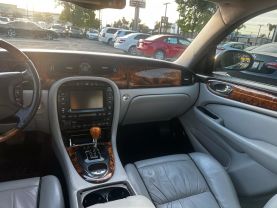 2004 JAGUAR XJ SEDAN V8, 4.2 LITER VANDEN PLAS SEDAN 4D
