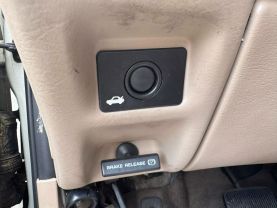 2004 FORD TAURUS SEDAN V6, 3.0 LITER SE SEDAN 4D
