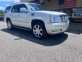 2011 CADILLAC ESCALADE SUV V8, FLEX FUEL, 6.2 LITER SPORT UTILITY 4D