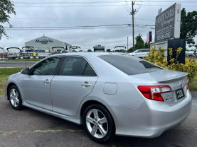 2014 Toyota Camry Se Sedan 4d - Image 4