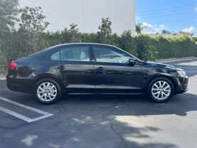 2012 VOLKSWAGEN JETTA - 5-CYL, PZEV, 2.5 LITER 2.5L SE SEDAN 4D