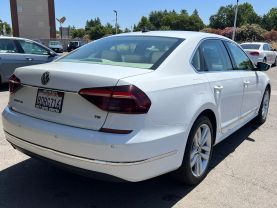 2017 VOLKSWAGEN PASSAT