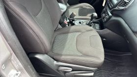 2019 Jeep Cherokee - Image 25