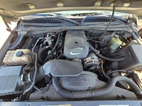 2001 CHEVROLET TAHOE SUV V8, 5.3 LITER SPORT UTILITY 4D