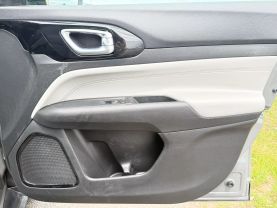2023 Jeep Compass Limited Sport Utility 4d - Image 32