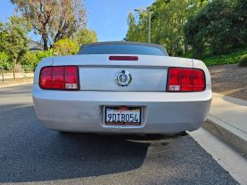 2005 FORD MUSTANG DELUXE CONVERTIBLE 2D