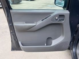 2010 NISSAN FRONTIER PICKUP V6 4.0L GASOLINE CREW CAB LE 4WD 4.0L V6 at Motors On Wheels - used car dealership in Houston, Texas.