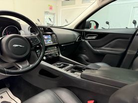2017 JAGUAR F-PACE