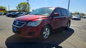 2011 VOLKSWAGEN ROUTAN PASSENGER V6, 3.6 LITER SEL MINIVAN 4D
