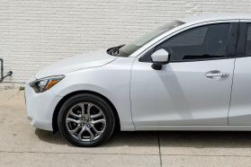 2019 TOYOTA YARIS SEDAN 4-CYL, 1.5 LITER LE SEDAN 4D