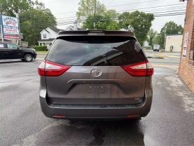 2018 TOYOTA SIENNA VAN V6, 3.5 LITER LE MINIVAN 4D