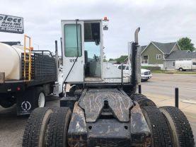 2004 OTTAWA YT30 YARD DOG SHAG TRUCK - -