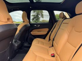 2020 VOLVO XC60 SUV 4-CYL, DRIVE-E, TURBO, 2.0 LITER T5 MOMENTUM SPORT UTILITY 4D