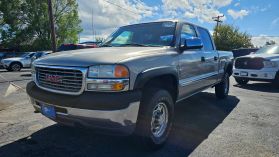 2001 GMC SIERRA 2500 HD CREW CAB PICKUP V8, TURBO DIESEL, 6.6L SHORT BED