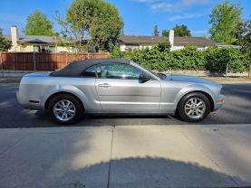 2005 FORD MUSTANG DELUXE CONVERTIBLE 2D