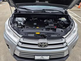 2017 Toyota Highlander - Image 24