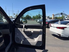 2009 CHEVROLET SILVERADO 1500 CREW CAB PICKUP V8, FLEX FUEL, 5.3 LITER XFE PICKUP 4D 5 3/4 FT