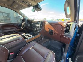 2015 CHEVROLET SILVERADO 2500 HD CREW CAB PICKUP V8, TURBO DIESEL, 6.6 LITER HIGH COUNTRY PICKUP 4D 6 1/2 FT
