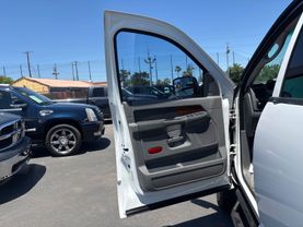 2006 DODGE RAM 1500 MEGA CAB PICKUP V8, HEMI, 5.7 LITER SLT PICKUP 4D 6 1/4 FT