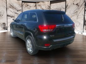 2011 JEEP GRAND CHEROKEE SUV V8, 5.7 LITER LIMITED SPORT UTILITY 4D
