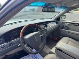 2008 LINCOLN TOWN CAR SEDAN V8, FLEX FUEL, 4.6 LITER SIGNATURE LIMITED SEDAN 4D