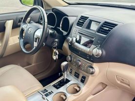 2011 TOYOTA HIGHLANDER SUV V6, 3.5 LITER SPORT UTILITY 4D