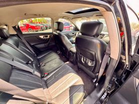 2017 INFINITI QX70