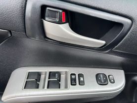 2014 Toyota Camry Se Sedan 4d - Image 14