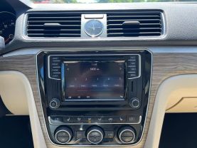 2017 VOLKSWAGEN PASSAT