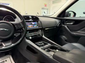 2017 JAGUAR F-PACE
