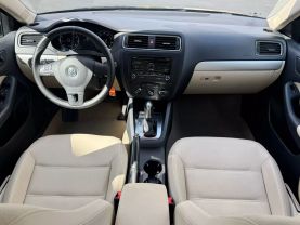 2012 VOLKSWAGEN JETTA - 5-CYL, PZEV, 2.5 LITER 2.5L SE SEDAN 4D