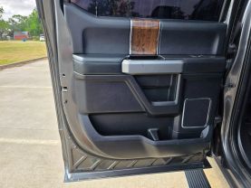 2017 FORD F250 SUPER DUTY CREW CAB PICKUP V8, TURBO DIESEL, 6.7L PLATINUM PICKUP 4D 6 3/4 FT