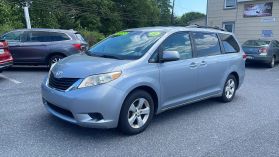 2012 Toyota Sienna Le Minivan 4d - Image 8