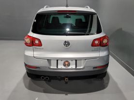 2011 Volkswagen Tiguan - - Image 4