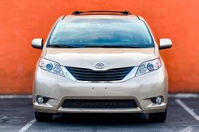 2012 TOYOTA SIENNA VAN - AUTOMATIC - Gentle Carmen Auto