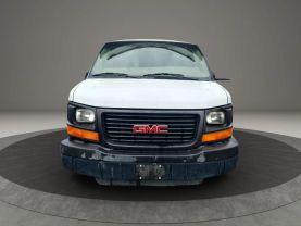 2009 Gmc Savana Commercial Cutaway - Image 2