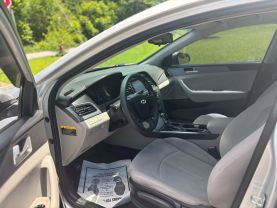 2016 Hyundai Sonata - Image 9