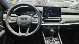 2024 Jeep Compass - Image 10