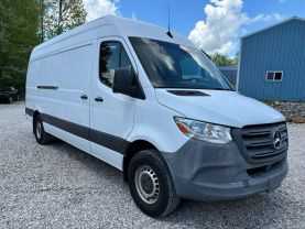 2019 MERCEDES-BENZ SPRINTER 2500 CREW CARGO 4-CYL, TURBO, 2.0 LITER HIGH ROOF W/170" WB VAN 3D at T&T Repairables - used car dealership in Spencer, Indiana.