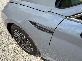 2024 HYUNDAI SONATA HYBRID SEDAN 4-CYL, HYBRID, GDI, 2.0 LITER LIMITED SEDAN 4D at T&T Repairables - used car dealership in Spencer, Indiana.