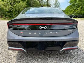 2024 HYUNDAI SONATA HYBRID SEDAN 4-CYL, HYBRID, GDI, 2.0 LITER LIMITED SEDAN 4D at T&T Repairables - used car dealership in Spencer, Indiana.