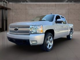 2013 CHEVROLET SILVERADO 1500 CREW CAB PICKUP V8, FLEX FUEL, 5.3 LITER LT PICKUP 4D 5 3/4 FT