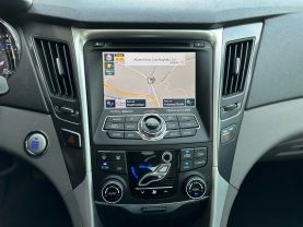 2015 HYUNDAI SONATA SEDAN 4-CYL, HYBRID, 2.4 LITER HYBRID LIMITED SEDAN 4D