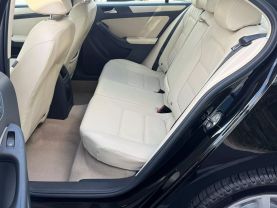 2012 VOLKSWAGEN JETTA - 5-CYL, PZEV, 2.5 LITER 2.5L SE SEDAN 4D