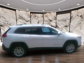 2016 JEEP CHEROKEE SUV V6, 3.2 LITER LATITUDE SPORT UTILITY 4D