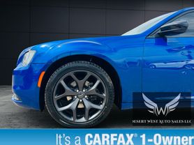 2021 CHRYSLER 300 SEDAN V6, 3.6 LITER 300 TOURING SEDAN 4D