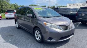 2015 Toyota Sienna Le Minivan 4d - Image 8