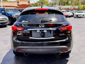 2017 INFINITI QX70