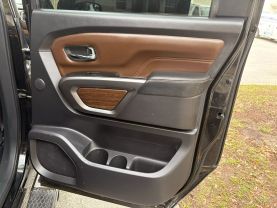 2017 NISSAN TITAN CREW CAB